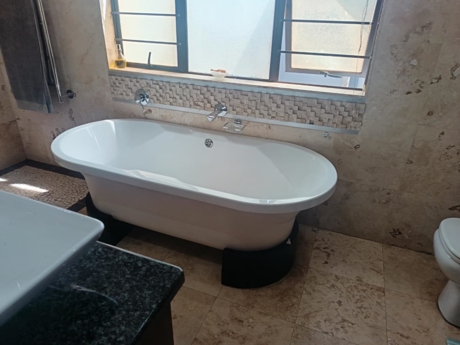 5 Bedroom Property for Sale in Monument Heights Northern Cape